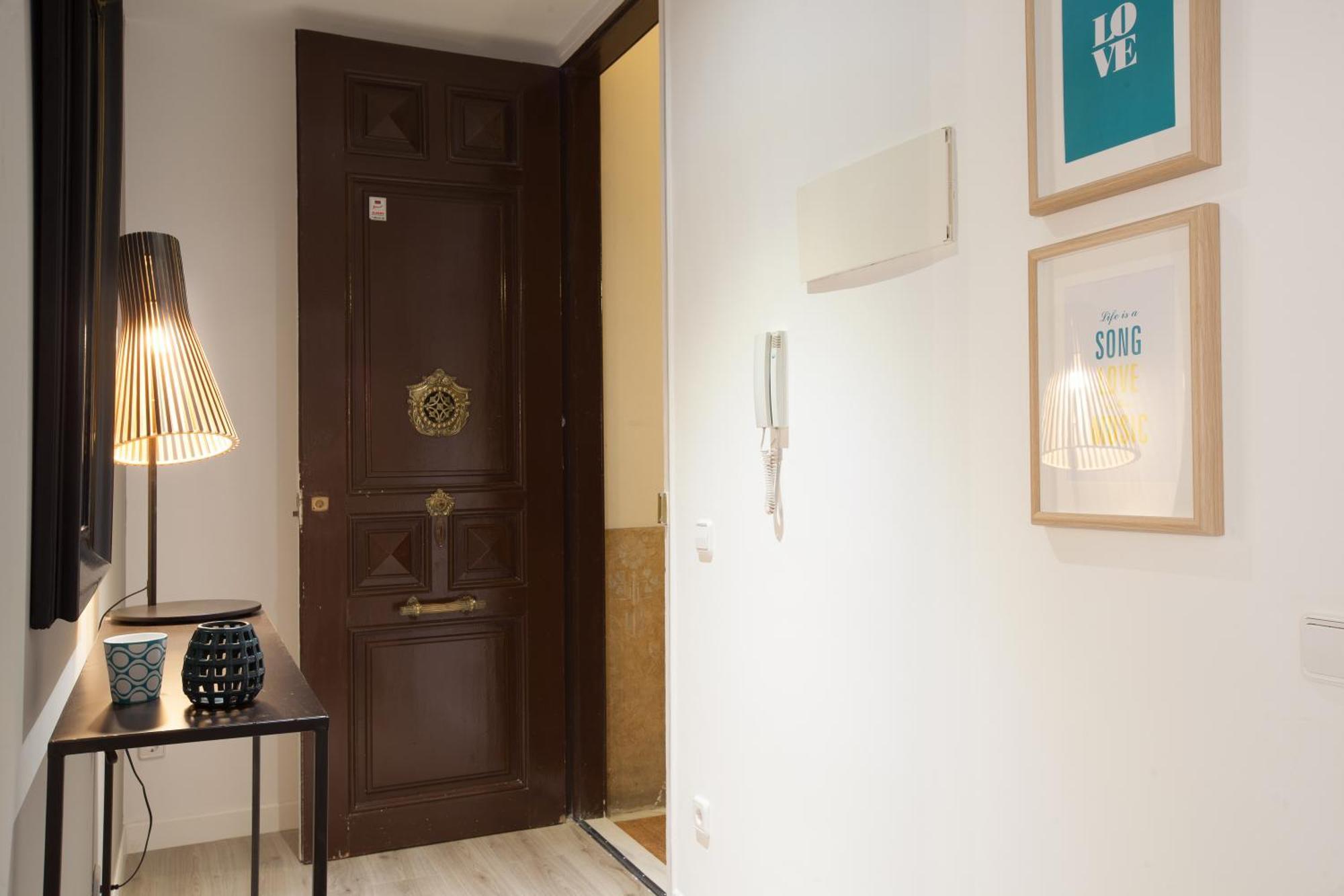 Click&Flat Seneca Suites برشلونة المظهر الخارجي الصورة