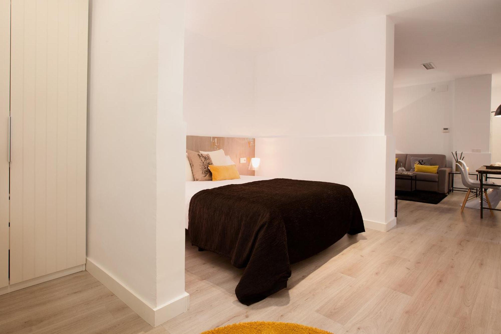 Click&Flat Seneca Suites برشلونة الغرفة الصورة