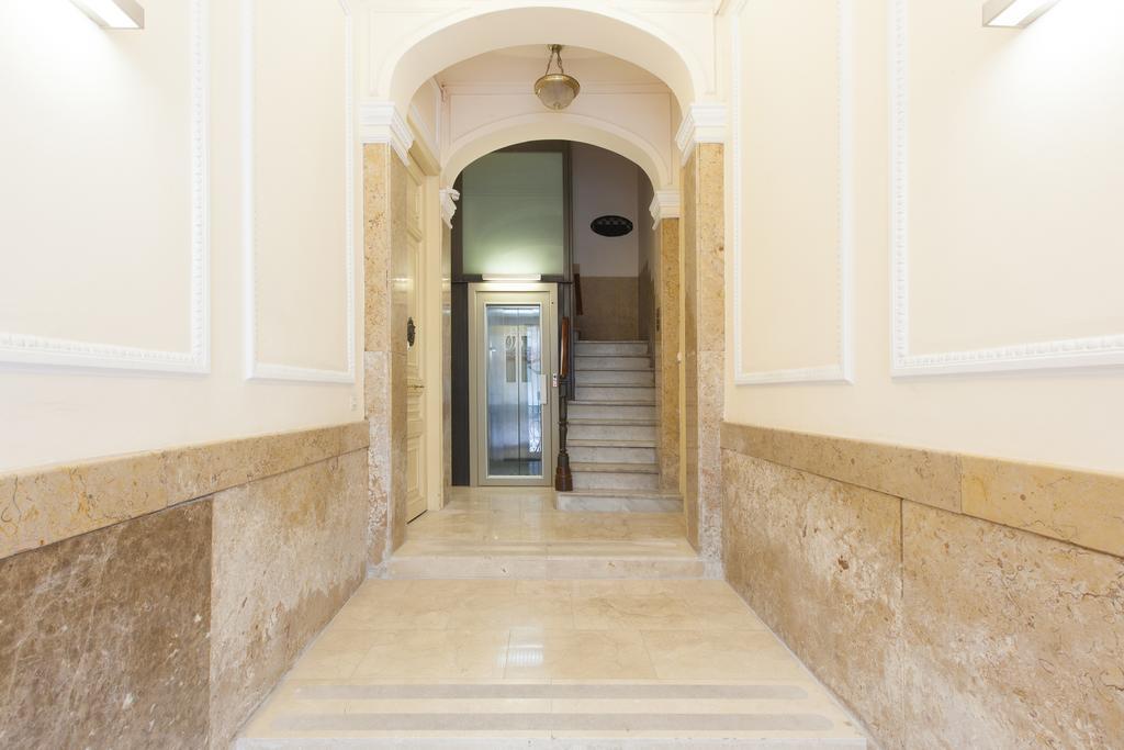Click&Flat Seneca Suites برشلونة المظهر الخارجي الصورة