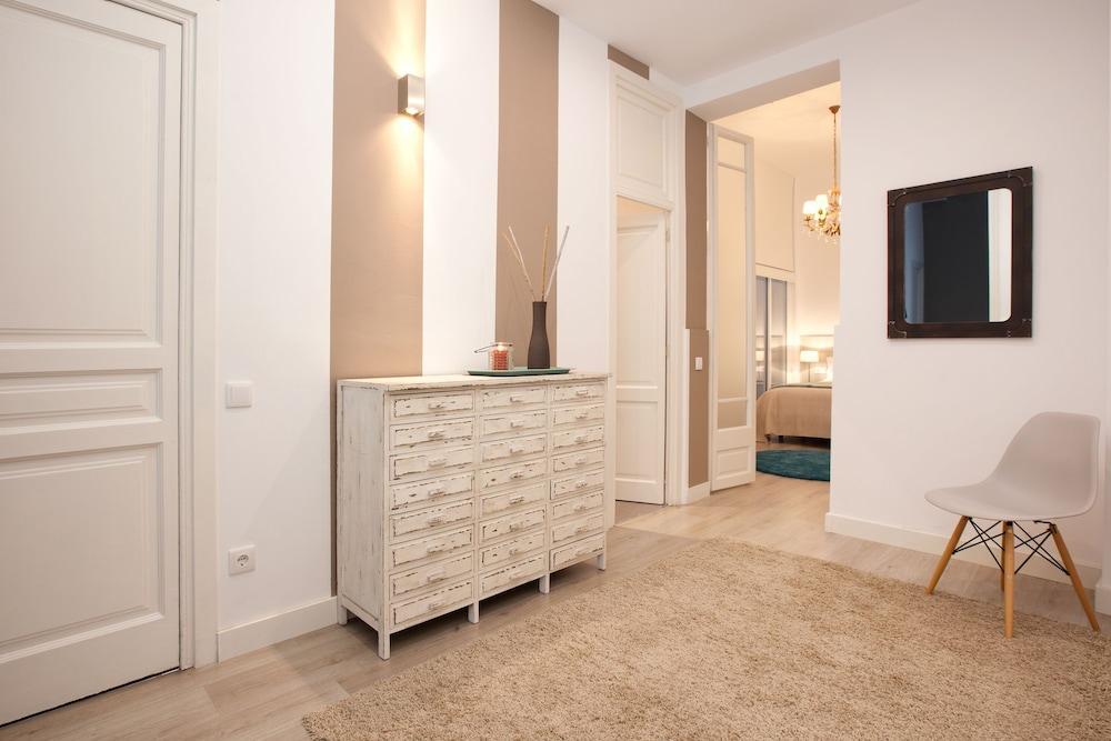 Click&Flat Seneca Suites برشلونة المظهر الخارجي الصورة